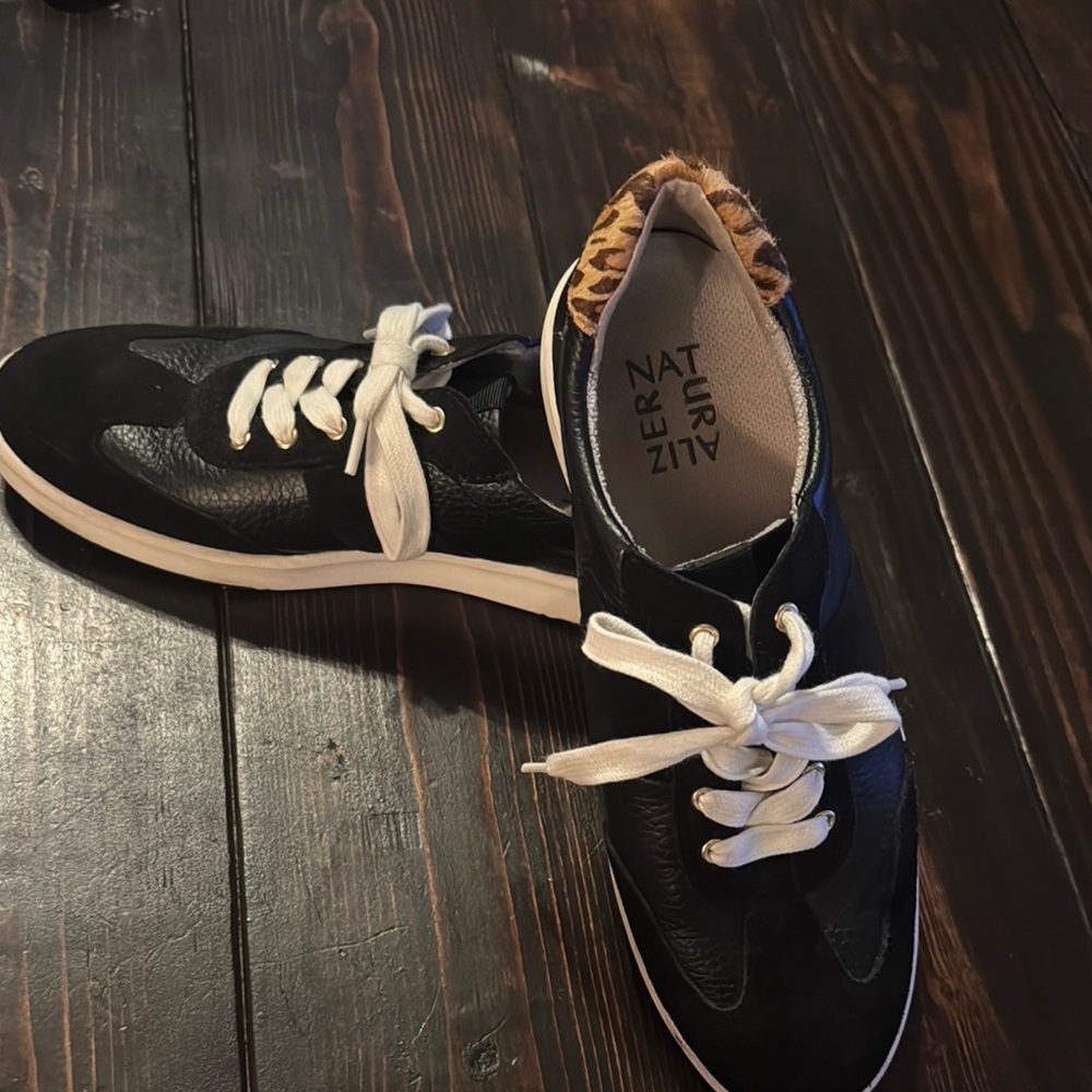 Naturalizer Black and White Sneakers Classic Athletic Style
